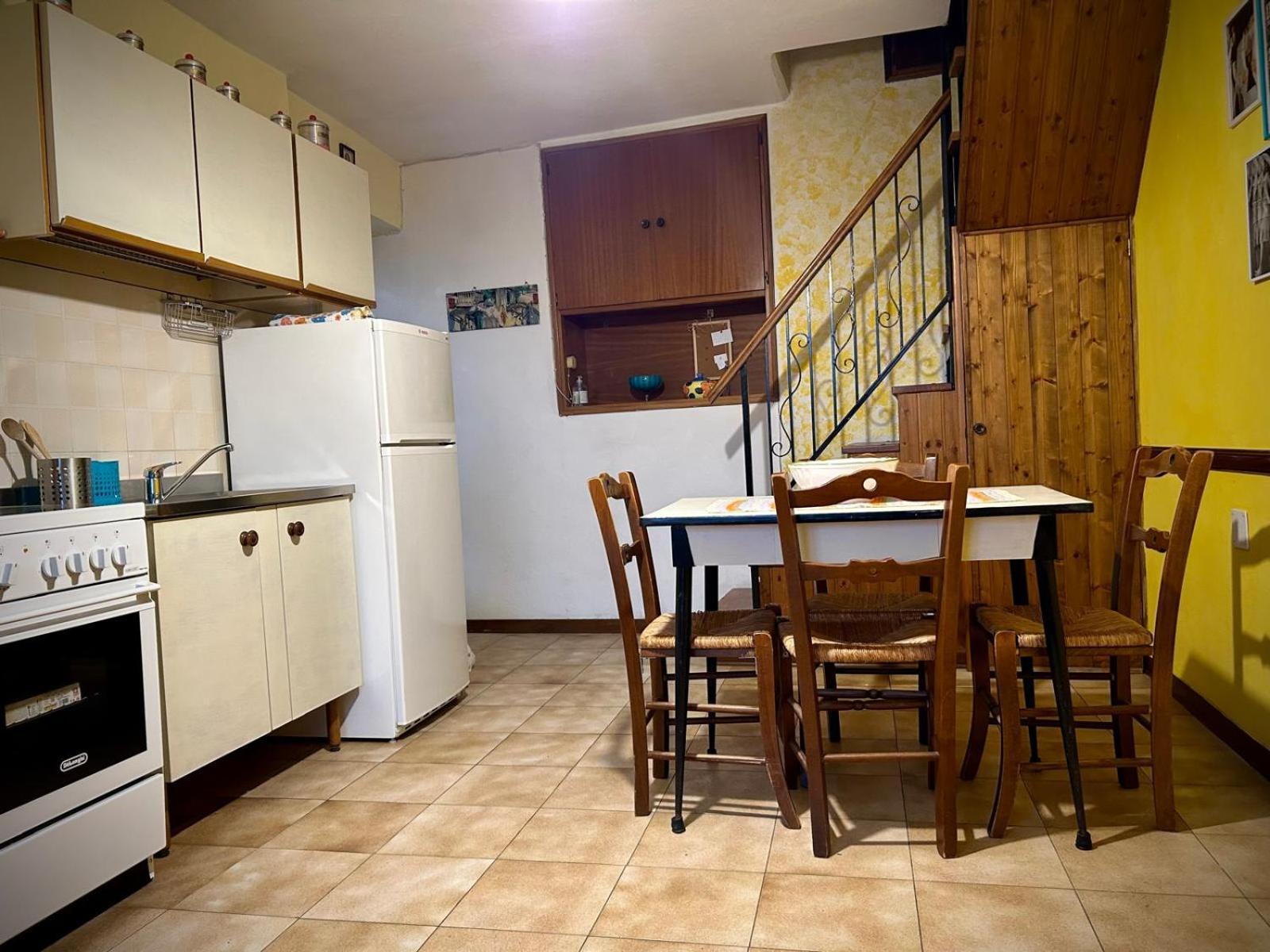Little Flower Apartment Corfino Esterno foto